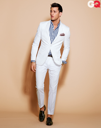 Tips to buy white suits for men