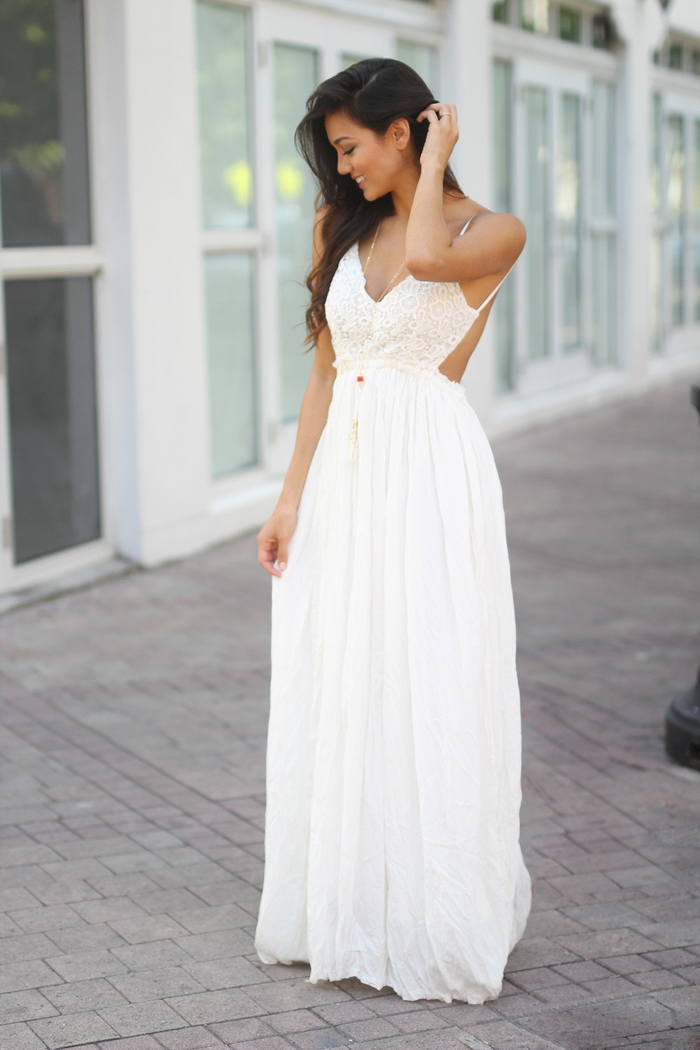 white lace maxi dress with open back oagaywd