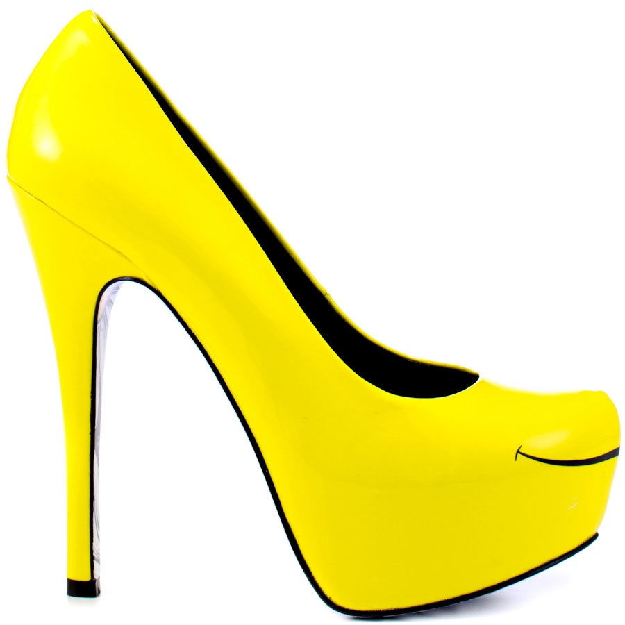 Fashionable and stylish look with
yellow  shoes
