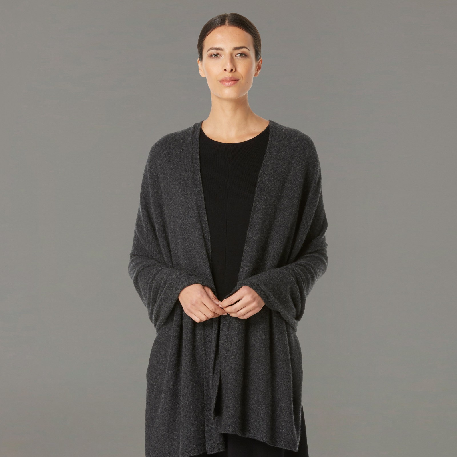 ... charcoal cashmere wrap front view ... ptggzru