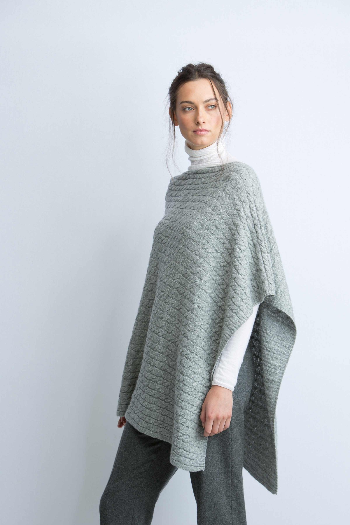 cashmere cable light grey knitted poncho in lightgrey bgryapt