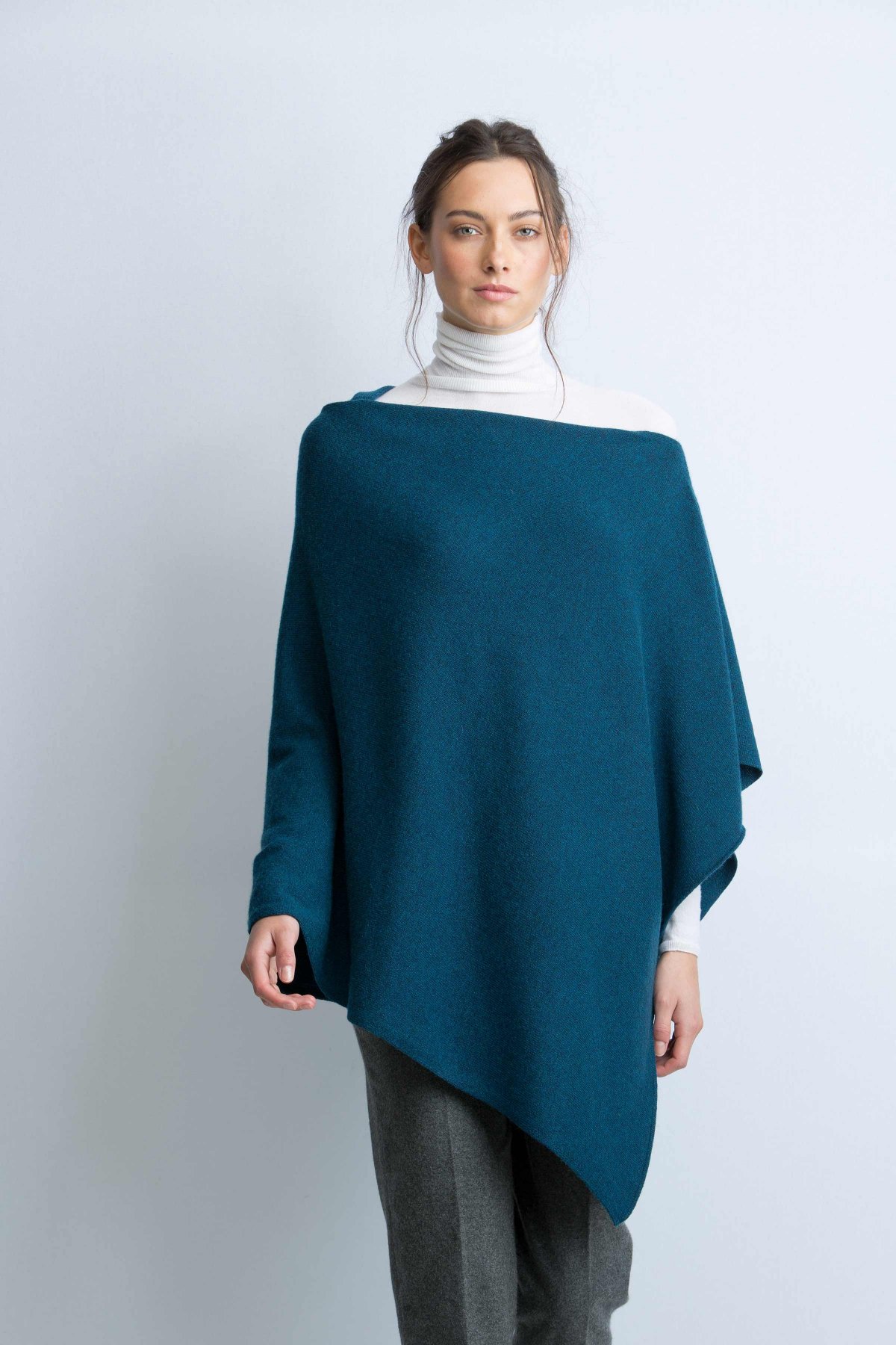 cashmere teal knitted poncho in teal arwubsj