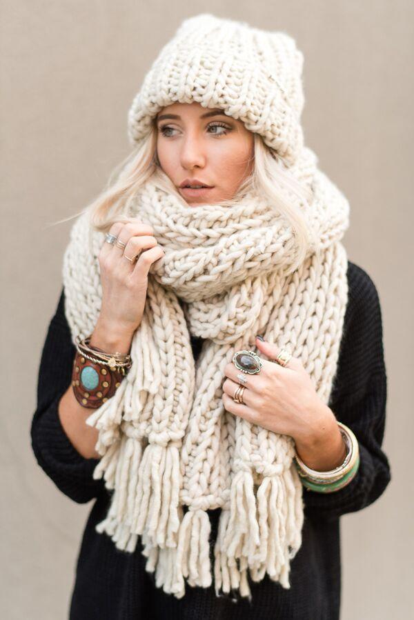 chunky knit scarf desert cozy tassel chunky knitted scarf - sand zvkrody