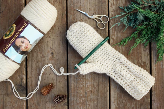 crochet mittens this is crochet?! this free crochet mitten pattern uses the waistcoat  stitch lifcumq