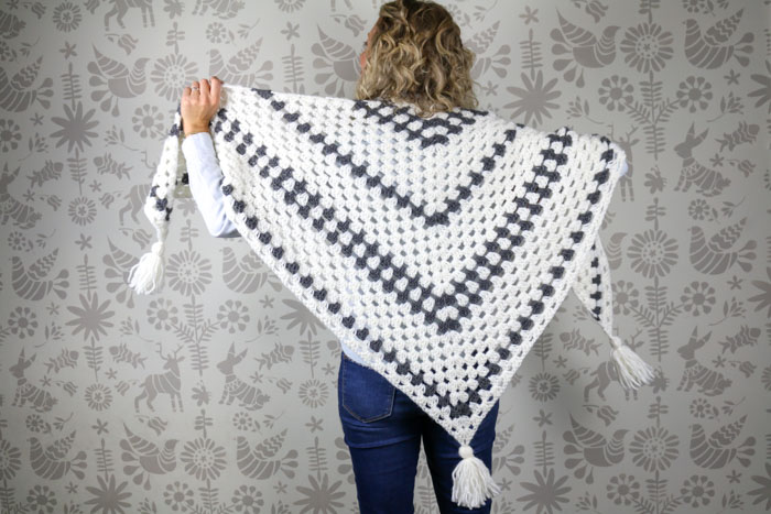 crochet shawl put a modern spin on a crochet classic with this simple crochet granny spzxyut