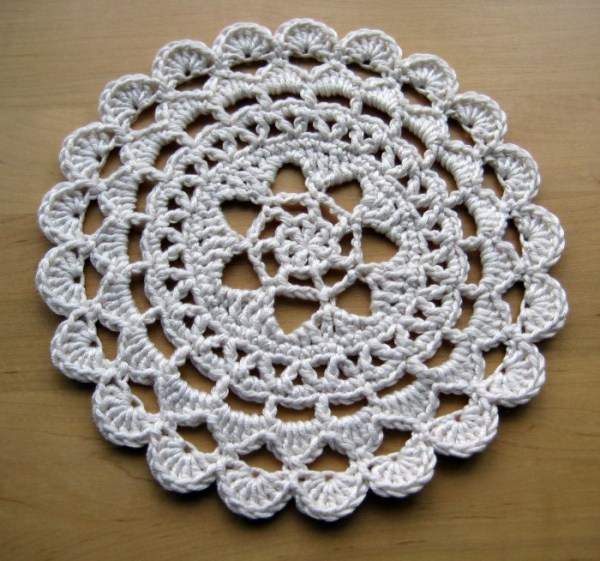 free crochet doily patterns 5- passion flower doily from make my day creative. free soonsdh