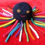 french knitting octopus...make body on round flower loom plaqood