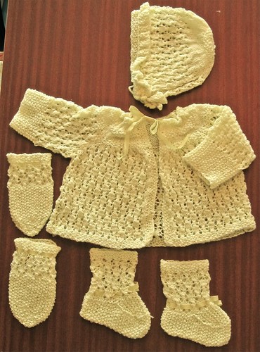 hand knitted baby clothes: yellow matinee coat, hat, mitts u0026 bootees dtjednu