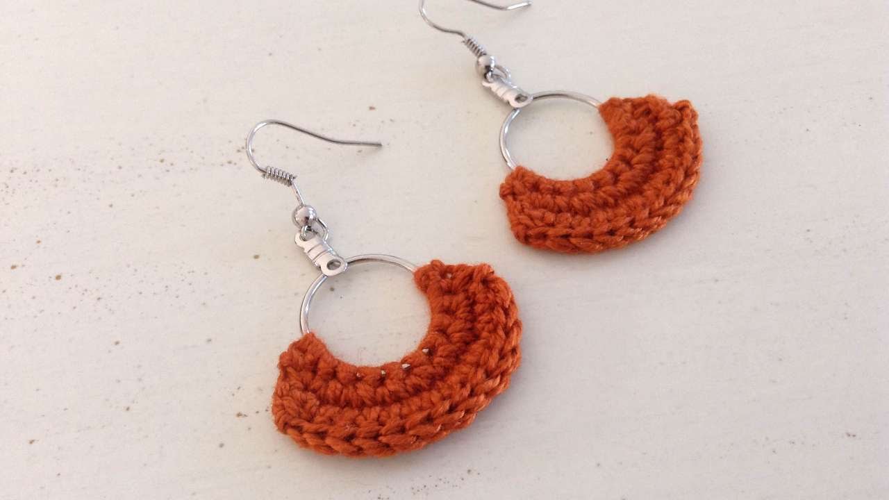 how to create pretty crochet earrings - diy crafts tutorial - guidecentral gytnwan