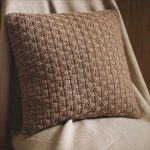 knitted cushions. medium: softcover size: 30 projects - 156 pages vendor:  taunton drwkxbz