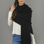 knitted pure cashmere wrap in black | italy in cashmere usa omlmerm