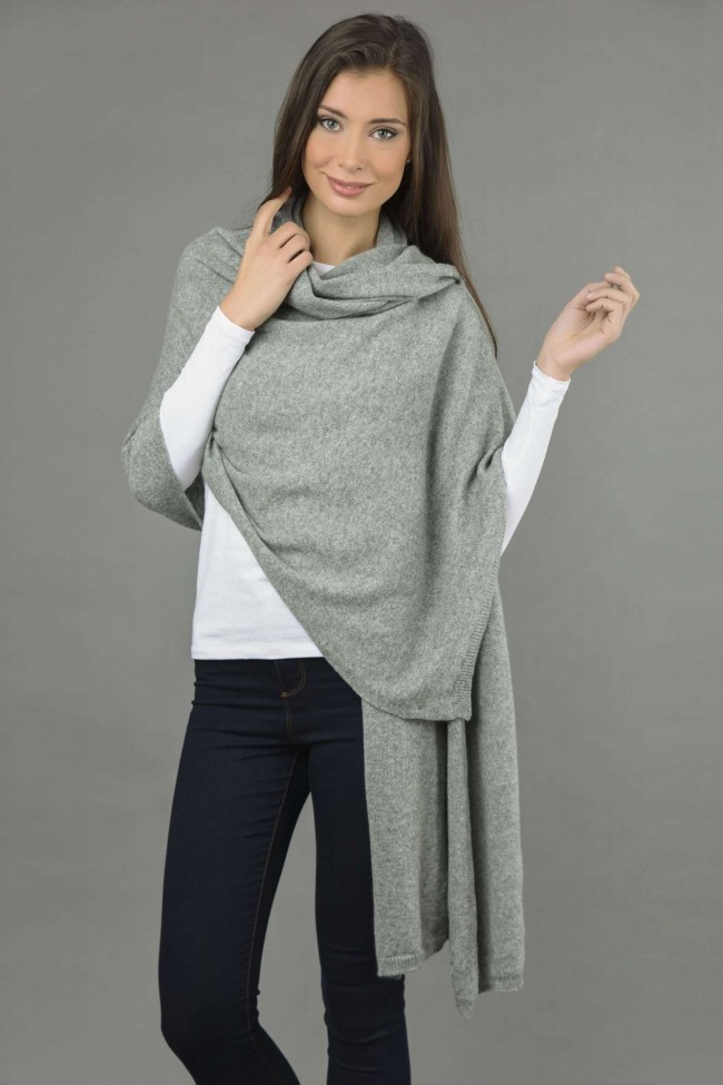 knitted pure cashmere wrap in light grey xtyinvk