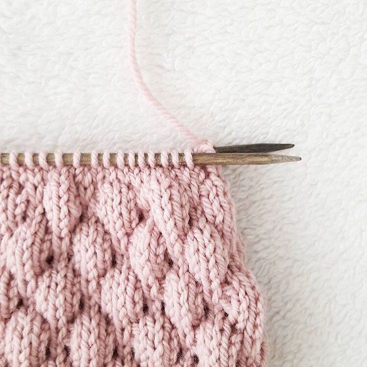 knitting stitches chickadee bubbles - loving this knit regrammed from @woolvanknits.  #quincechickadee #quinceandco uwciimd