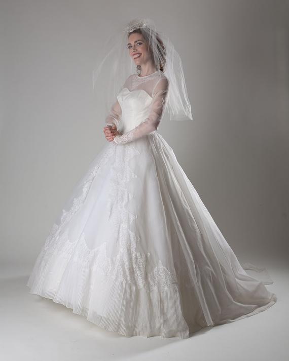 Vintage 1950s Wedding Dress White Chantilly Lace Cupcake | Etsy