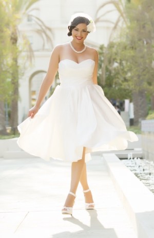 Choose 1950s wedding dresses for
antique  and elegant look