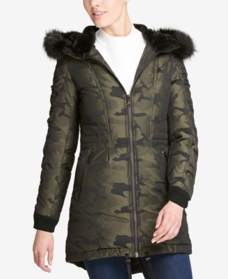 Add new look to your personality
with  dkny coats