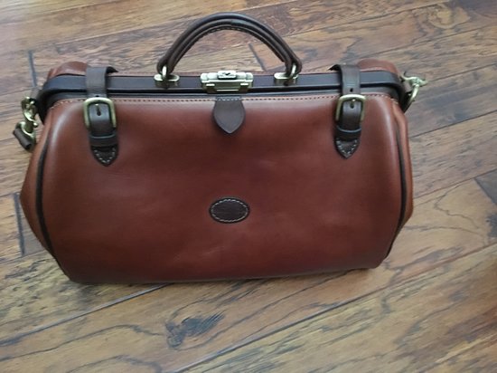 Gladstone Bag - Picture of Mackenzie Leather, Edinburgh - TripAdvisor