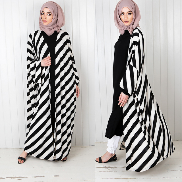 Get the versatile looks with trendy  Islamic fashion designs