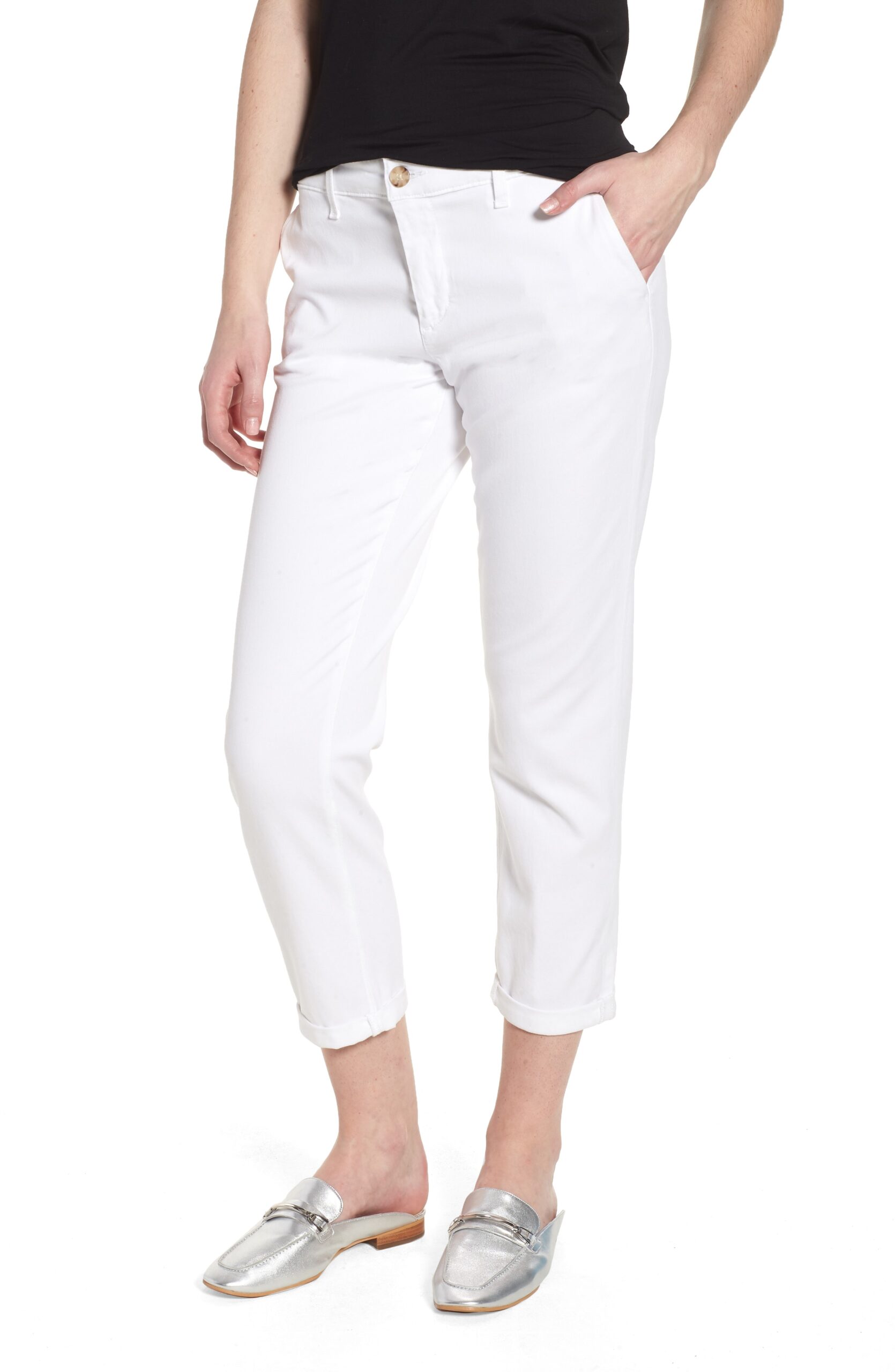 Styles to make by wearing white trousers
