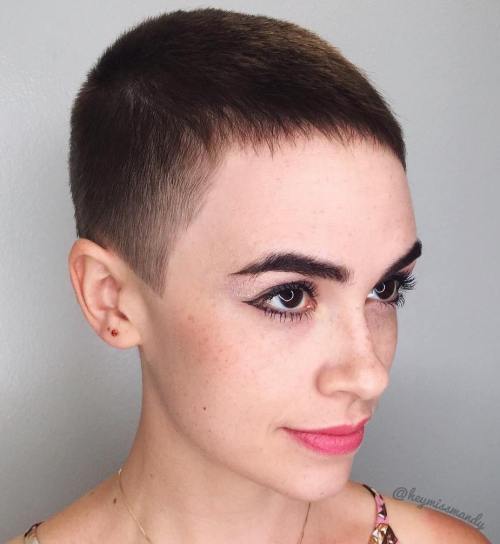 20 Bold Androgynous Haircuts for a New Lo