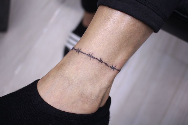 Ankle Bracelet Tattoos Anklet Feet Tattoos en 2020 | Tatuaje de .
