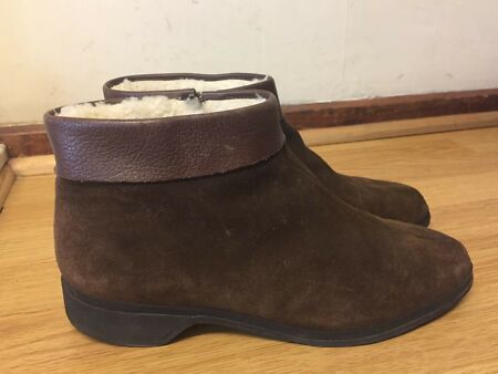 k by Clark's shoes winter skips womens fur boots size uk 8 / eu 42 .