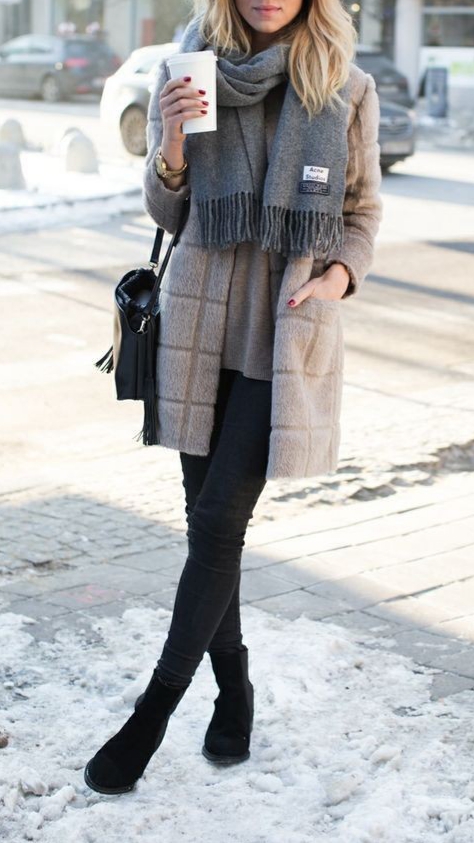 Cute and Comfy Winter Outfits To Copy Now - ClassyStyl