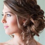 15 Pretty and Easy Prom Hairstyles - theFashionSpot | Simple prom .
