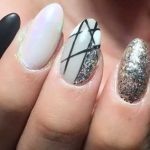 31 Fun & Easy Geometric Nail Art Ideas to Copy Right Now | CafeMom.c