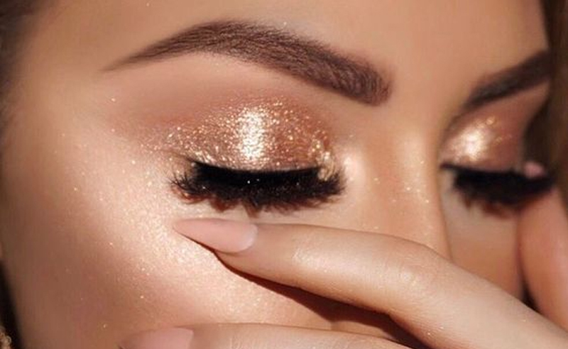 8 Subtle Glitter Makeup Looks For Your Everyday Routine .