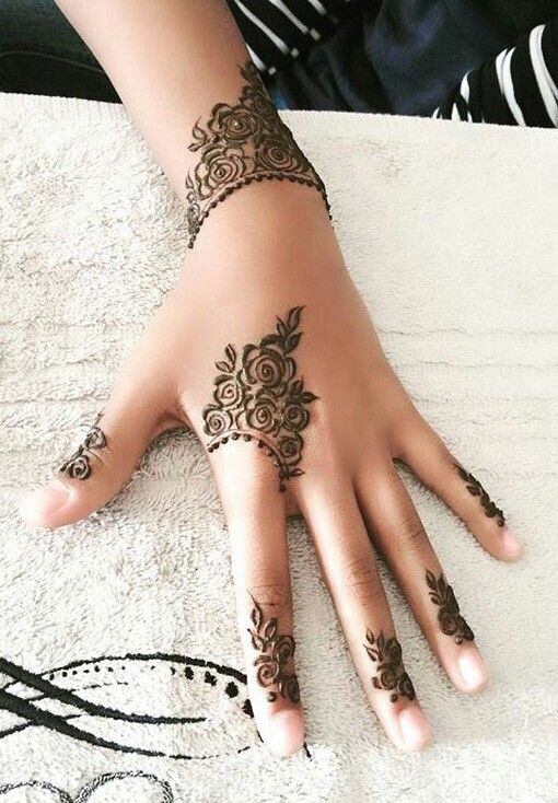 Simple henna | Mehndi designs for fingers, Rose mehndi designs .