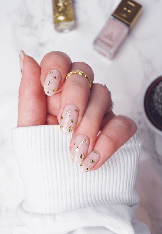 Imagine nails and gold | Star nail art, Trendy nails, Star nai