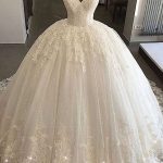 Stunning Wedding Dress Tulle Off-the-shoulder Bridal Dress .