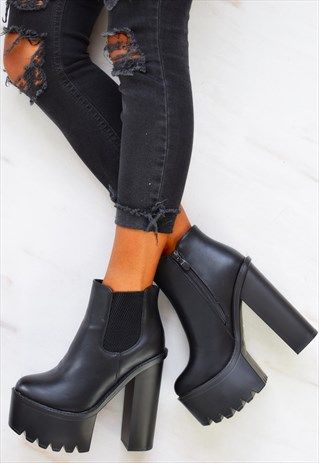 CHUNKY PLATFORM HEELED ANKLE BOOTS - BLACK | Platform boots outfit .