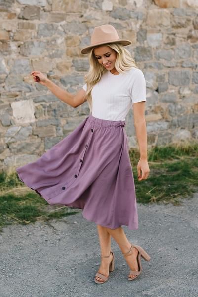 Mauve Flowy Button Down Midi Skirt | Flowy skirt outfit, Midi .