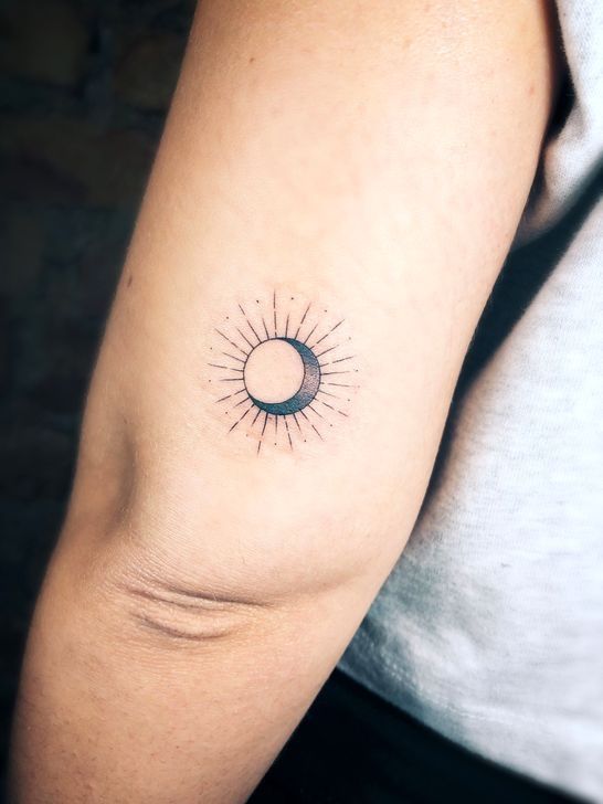 50 Adorable Sun Tattoos Ideas For Men And Women | Sun tattoos, Sun .