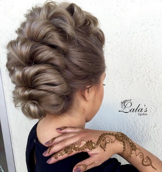 27 Super Trendy Updo Ideas for Medium Length Hair - PoPular .