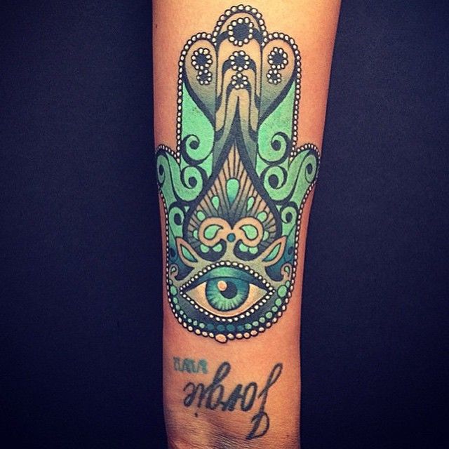 Hamsa Tattoo Meaning | Hamsa tattoo design, Hamsa hand tattoo .