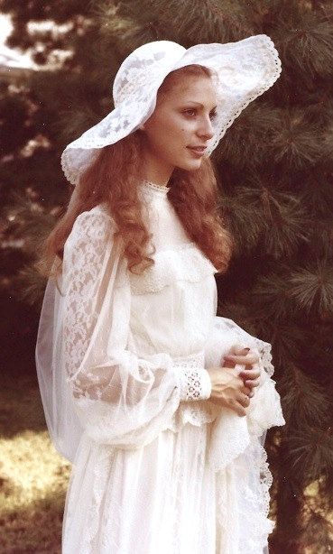 Pin by Alissa on Modest Vintage Wedding Gowns | 1970s wedding .