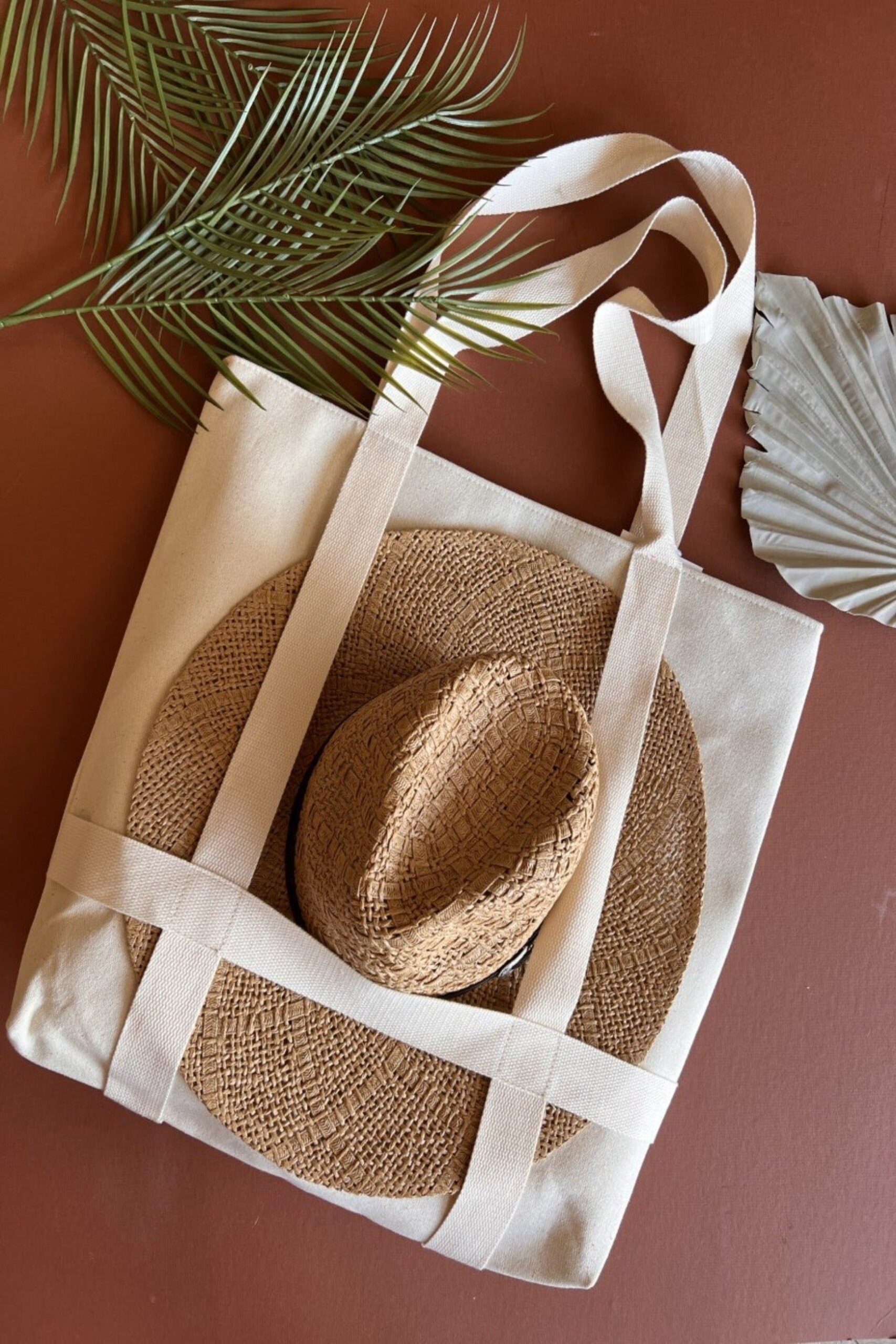 Buy stylish and comfortable Beach totes