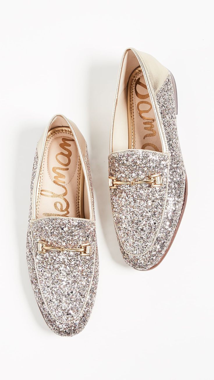 Step into Style: Why Glitter Flats are
the Perfect Shoe for Any Outfit
