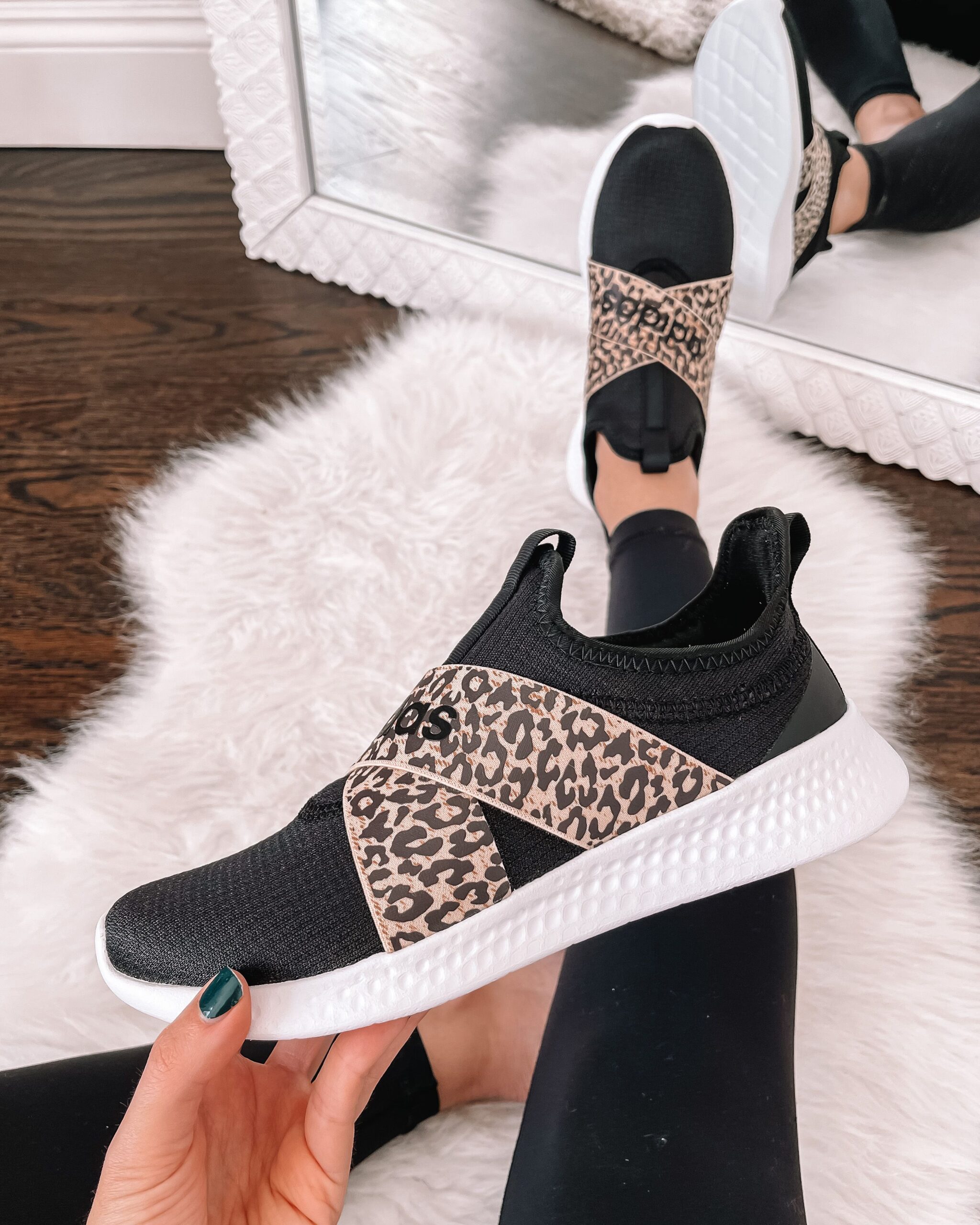 Leopard sneakers for the fashionable
girls