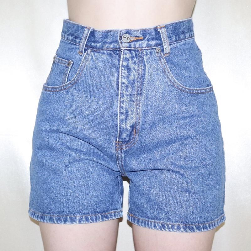 How to Find the Perfect Pair of
High-Waisted Denim Shorts