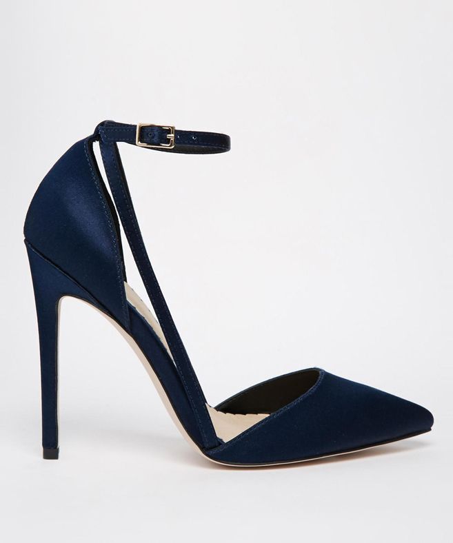 Acquire the world with navy high heels