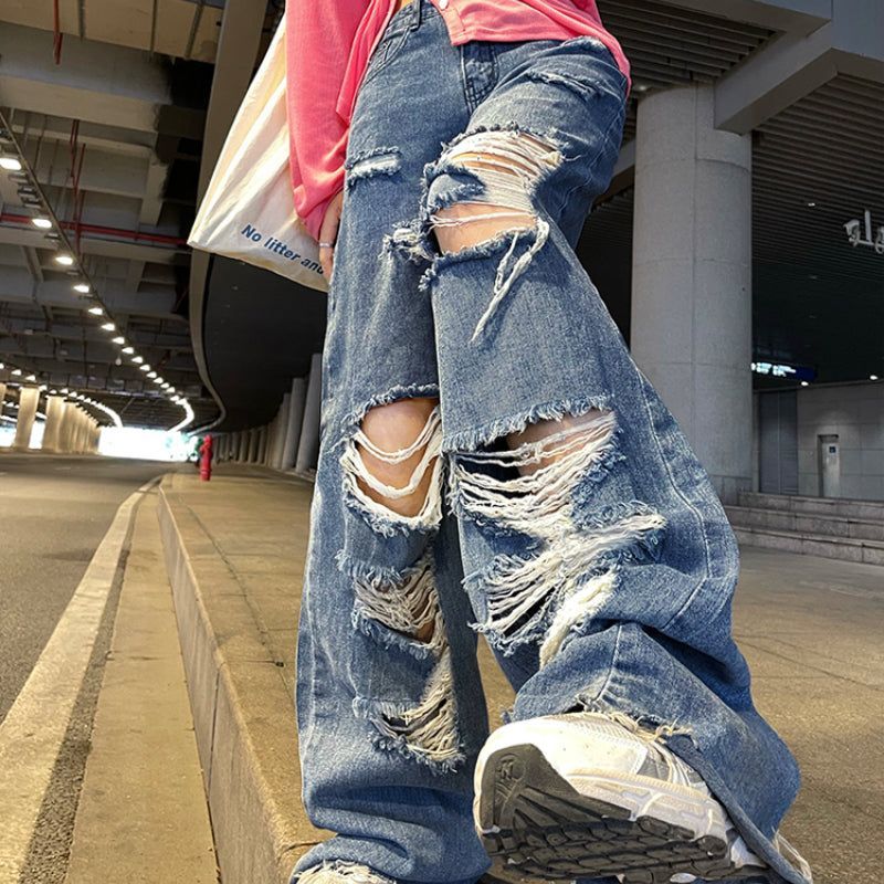 Why Ripped Jeans are a Must-Have for
Women’s Wardrobe