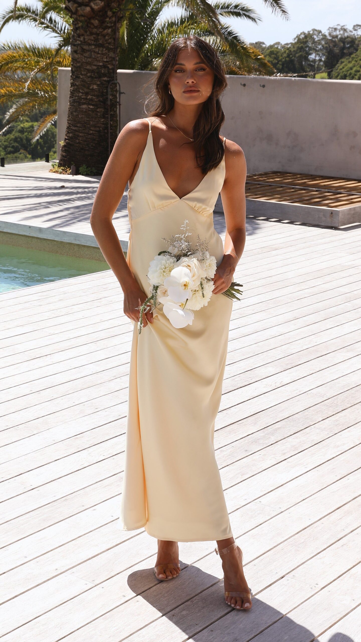 How to Choose the Perfect Shade of Yellow
for Your Bridesmaid Dresses