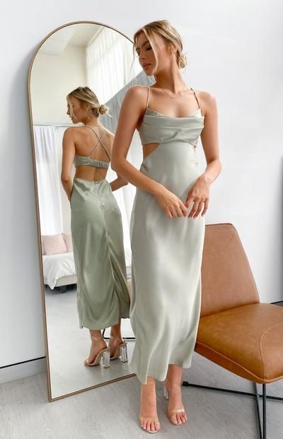 Trendy Maxi Dress Styles for Wedding
Season