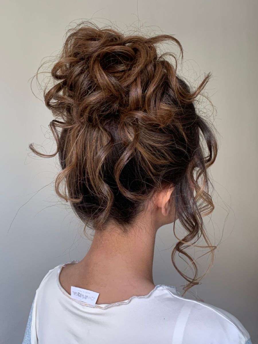 Trend Alert: The Messy Bun Hairstyle