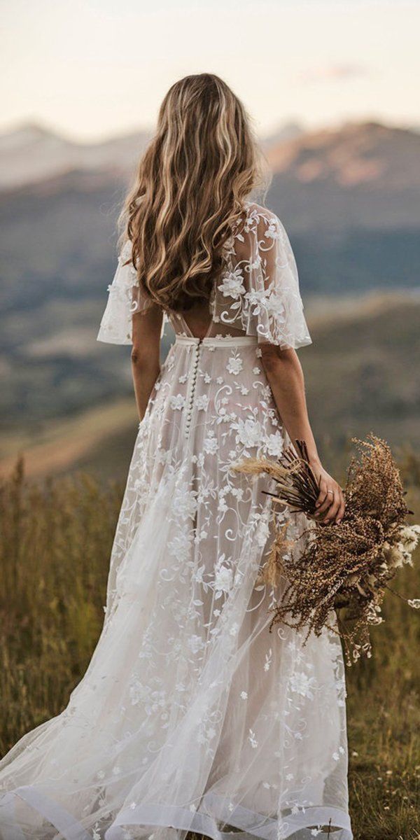 Boho Beauty: How to Find Your Dream
Wedding Dress