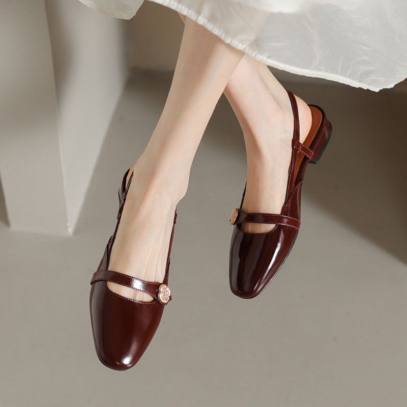 1696875585_flat-shoes.jpg